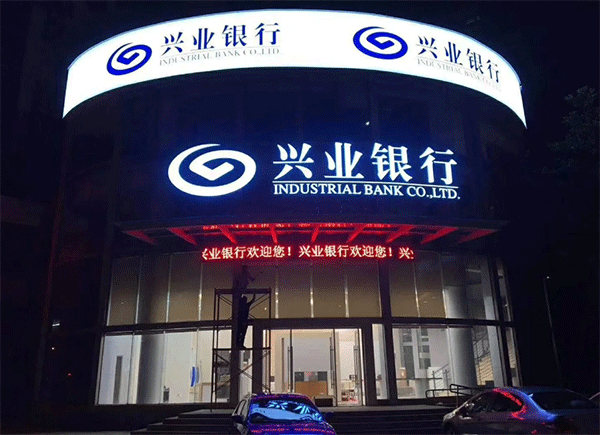 3M燈箱布VS噴繪布有哪些優(yōu)勢？