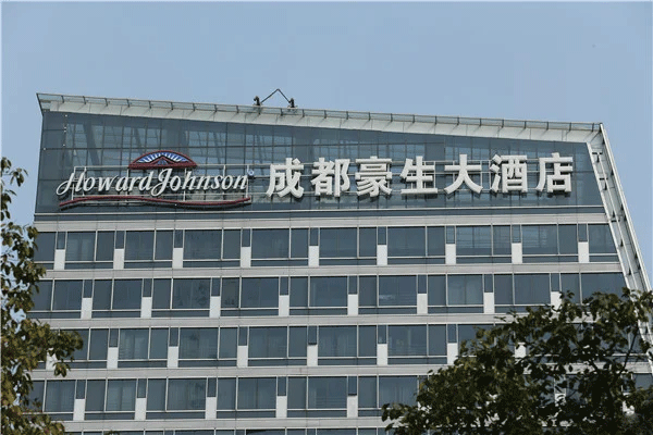 一平方米樓頂發(fā)光字制作安裝的費(fèi)用有哪些？